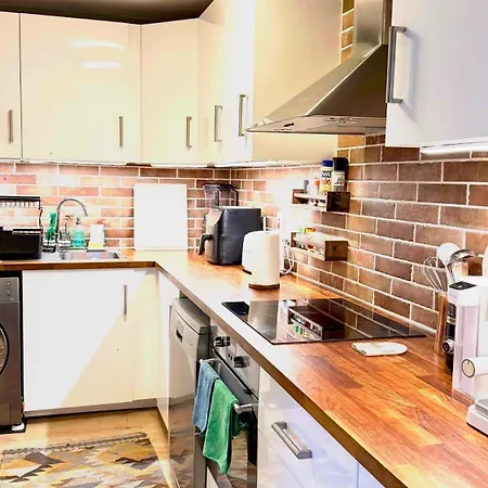 Cozy Double In Vibrant Smithfield Διαμέρισμα *